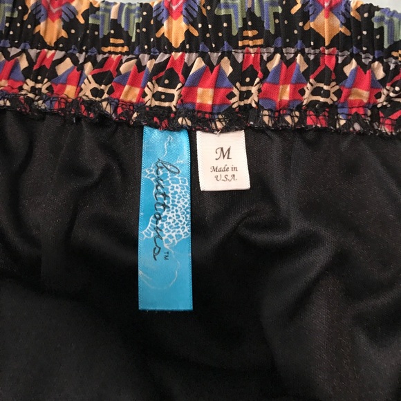 Francesca's high waisted elastic band skirt - Picture 3 of 3